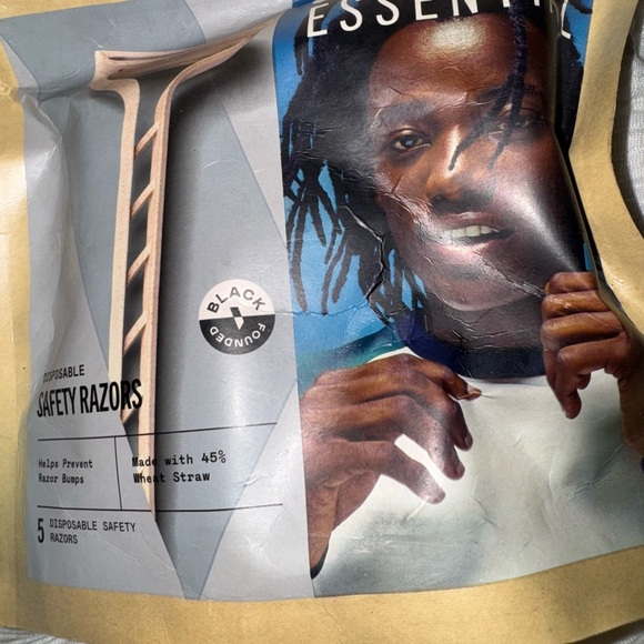 Assorted Razor Set with Triple Blade and Easy Rinse - Picture 4 of 6